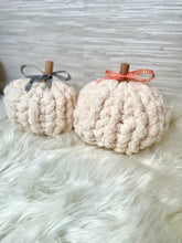Load image into Gallery viewer, Cream chunky knit pumpkins