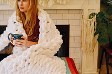 Load image into Gallery viewer, Chunky Knit Blanket in White
