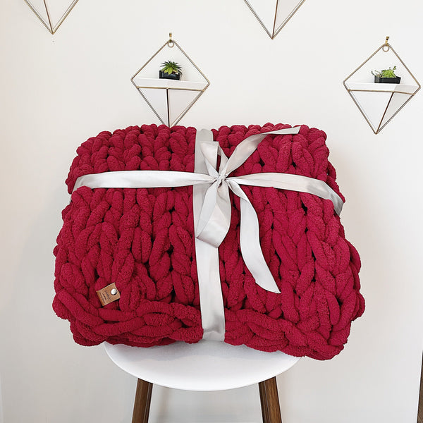 Chunky Knit Blanket in Cherry Red