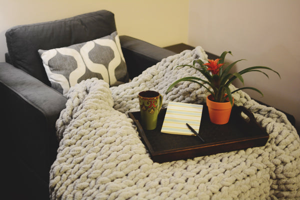 Chunky Knit Blanket in Light Gray