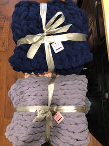 Chunky Knit Blanket in Navy