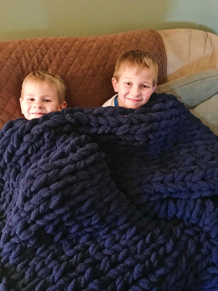 Chunky Knit Blanket in Navy