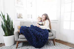 Chunky Knit Blanket in Navy
