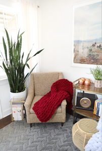 Chunky Knit Blanket in Cherry Red