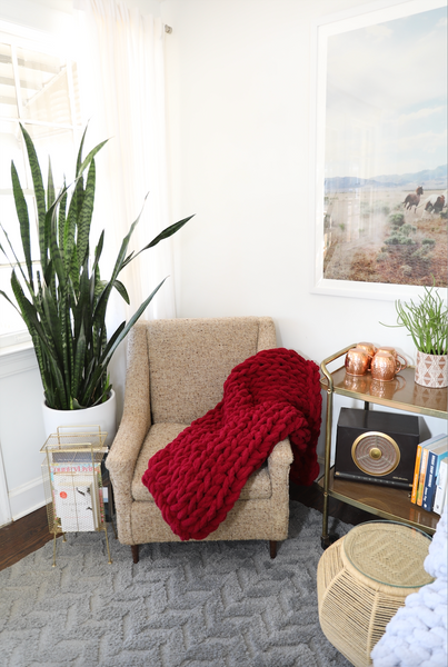 Chunky Knit Blanket in Cherry Red