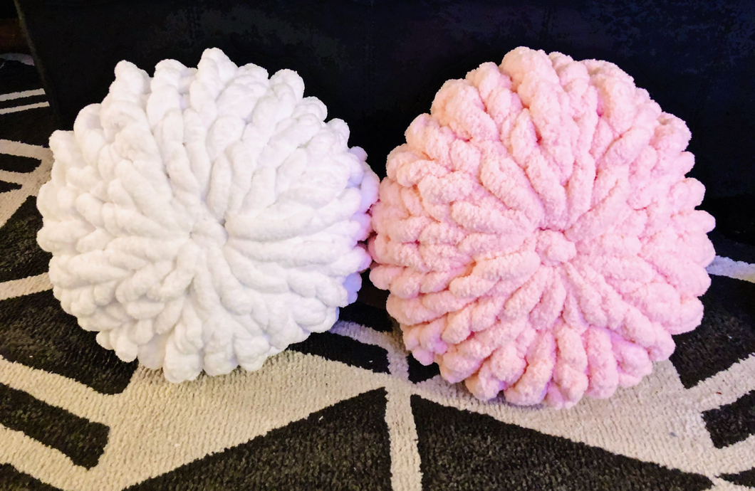 DIY Chunky Pillow Puff